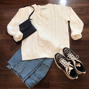 POMPOM CABLE KNIT PULLOVER WHITE